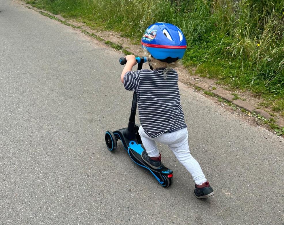 picture of a child using the The Xtend scooter by SmarTrike