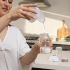 picture of of someone using Pippetas Milk Storage Bottles