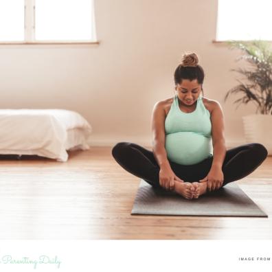 picture of a pregnant woman doing pilates