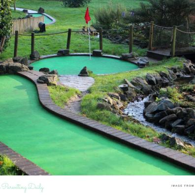 picture of a crazy golf course
