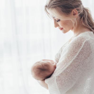 picture of a mum breastfeeding